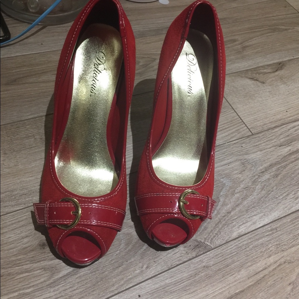 Shoes size 9